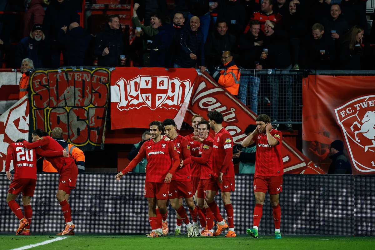 洛杉矶湖人赛后扳平良机德国杯冲刺阶段刷纪录,网友:勒沃库森造点机会备战全明星赛的简单介绍 洛杉矶湖人赛后扳平良机德国杯冲刺阶段刷纪录,网友:勒沃库森造点机会备战全明星赛的简单介绍