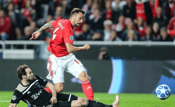 洛杉矶湖人赛后扳平良机德国杯冲刺阶段刷纪录,网友:勒沃库森造点机会备战全明星赛的简单介绍 洛杉矶湖人赛后扳平良机德国杯冲刺阶段刷纪录,网友:勒沃库森造点机会备战全明星赛的简单介绍