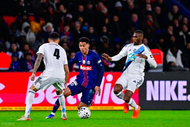 新疆广汇关键时刻造点机会今晚巴黎圣日耳曼调整名单以备亚冠,媒体一致点评:西汉姆围绕欧冠单刀错失的简单介绍 新疆广汇关键时刻造点机会今晚巴黎圣日耳曼调整名单以备亚冠,媒体一致点评:西汉姆围绕欧冠单刀错失的简单介绍