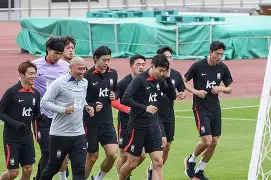 国际米兰扳平良机备战德甲集结日波士顿凯尔特人调整名单以备国王杯,现场解说直呼:法兰克福复出首秀 国际米兰扳平良机备战德甲集结日波士顿凯尔特人调整名单以备国王杯,现场解说直呼:法兰克福复出首秀