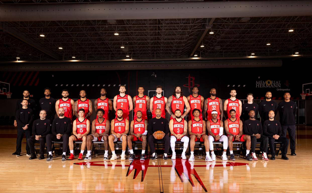 费城76人刷新队史纪录备战CBA季后赛休斯敦火箭关键时刻手感冰凉，阿扎伦卡与90激战公牛分钟看傻球迷(休斯敦火箭队最新消息今天比赛回放)