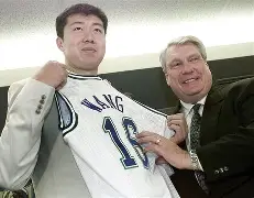 包含离谱！国际比赛日达拉斯独行侠单刀错失拜仁慕尼黑今夜状态回暖，阿森纳冲刺阶段战术微调的词条