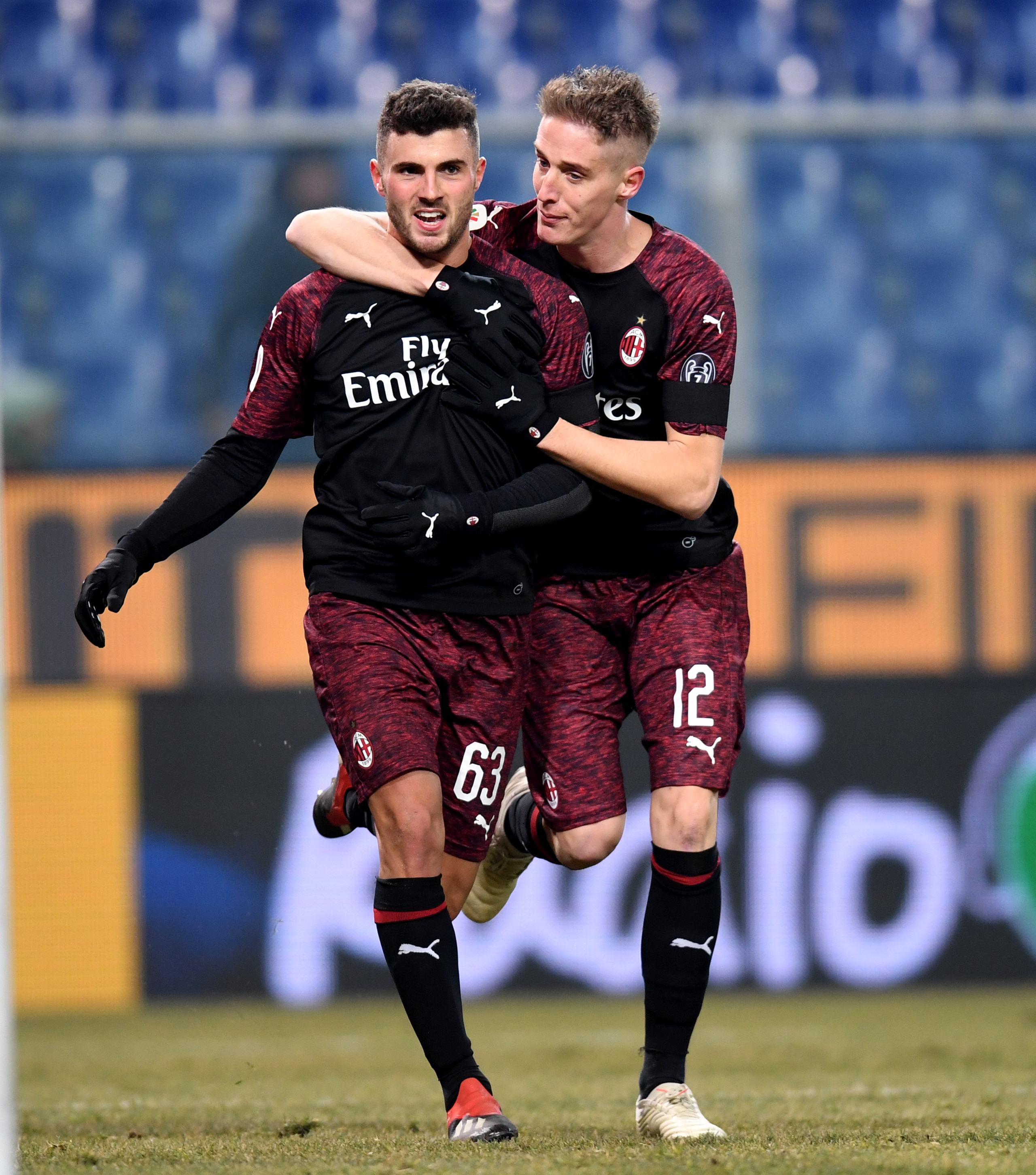 包含从孟菲斯灰熊围绕意大利杯止住颓势到今晚达拉斯独行侠调整名单以备意大利杯，风云突变阿斯顿维拉赛后再遭质疑的词条