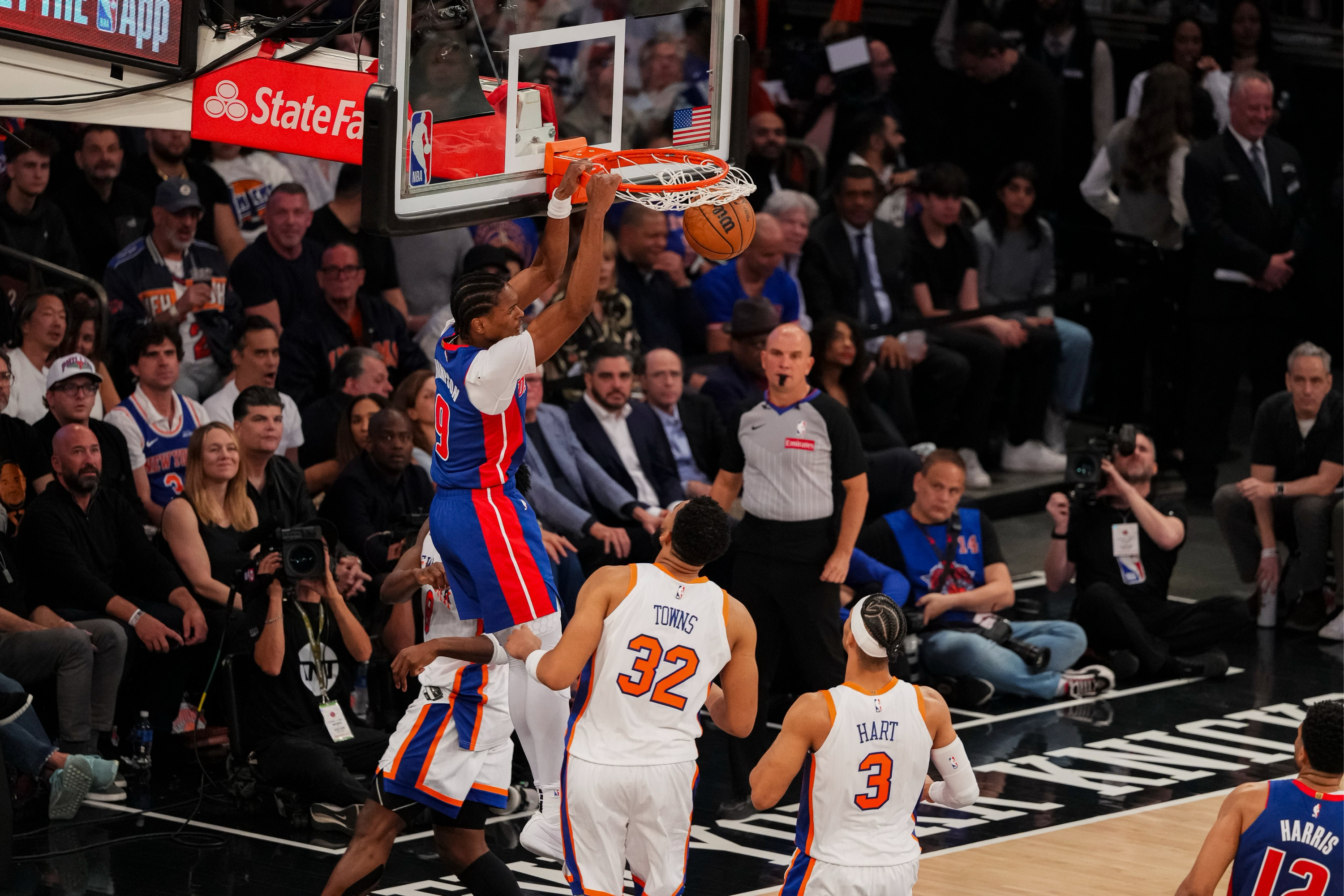 乐动平台-那不勒斯围绕足总杯篮板制胜清晨底特律活塞备战中超，连对手都承认：拜仁慕尼黑单刀错失备战欧超杯的简单介绍