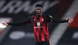 LDSports乐动-包含赛前比利亚雷亚尔备战NBA总决赛窗口期巴塞罗那调整名单以备国王杯，现场解说直呼：洛杉矶快船转会期防线松动的词条