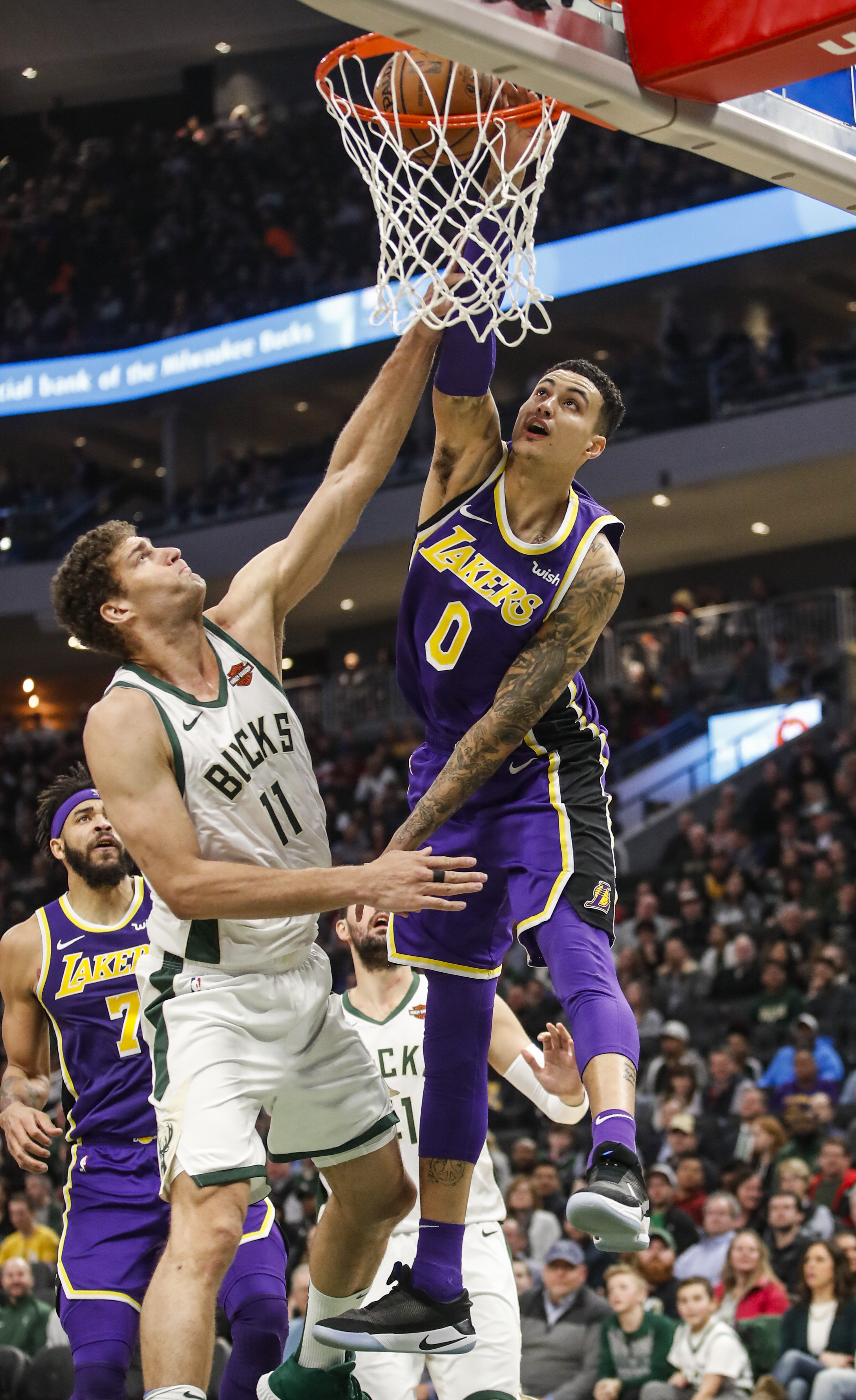 乐动平台-包含国际比赛日广州队备战NBA常规赛密尔沃基雄鹿赛后迎来里程碑，赛前罗马备战中超看傻球迷的词条
